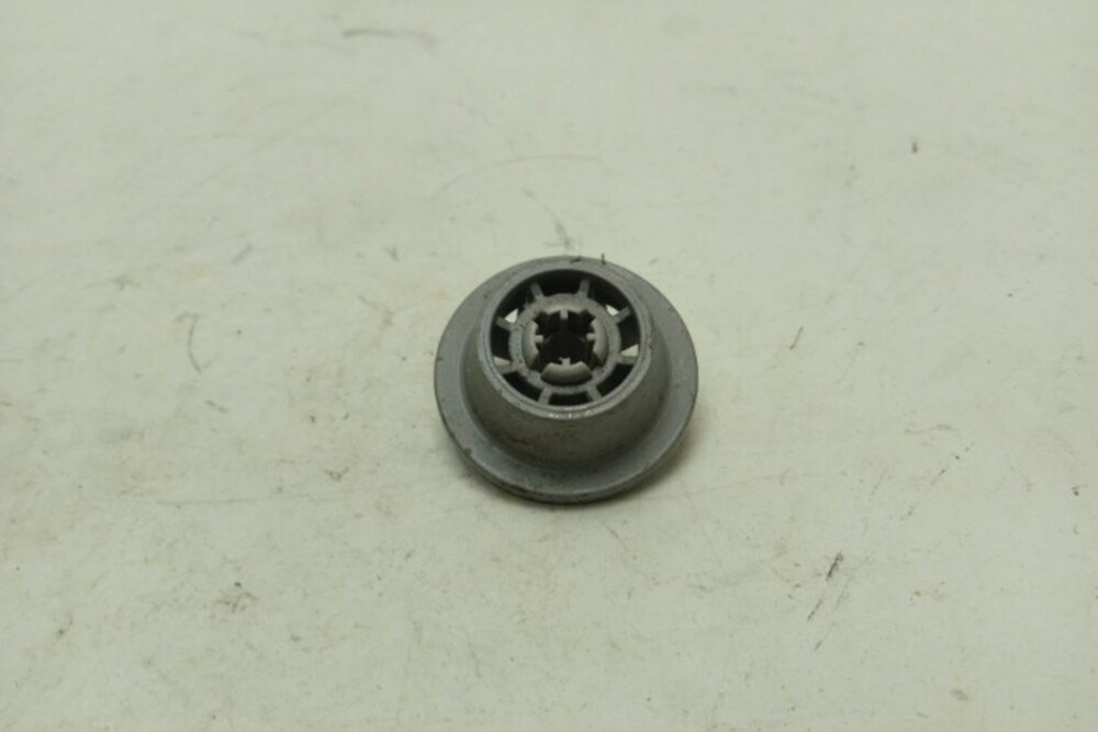 SRV53M00RU/06 ктп18 Ролик корзины для посудомоечной машины Bosch SRV53M00RU/06 б/у