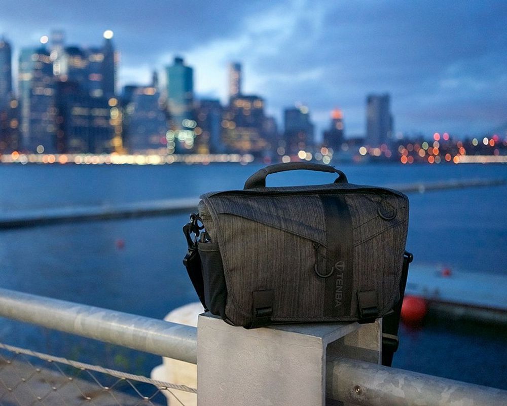 Tenba DNA Messenger 11 Graphite