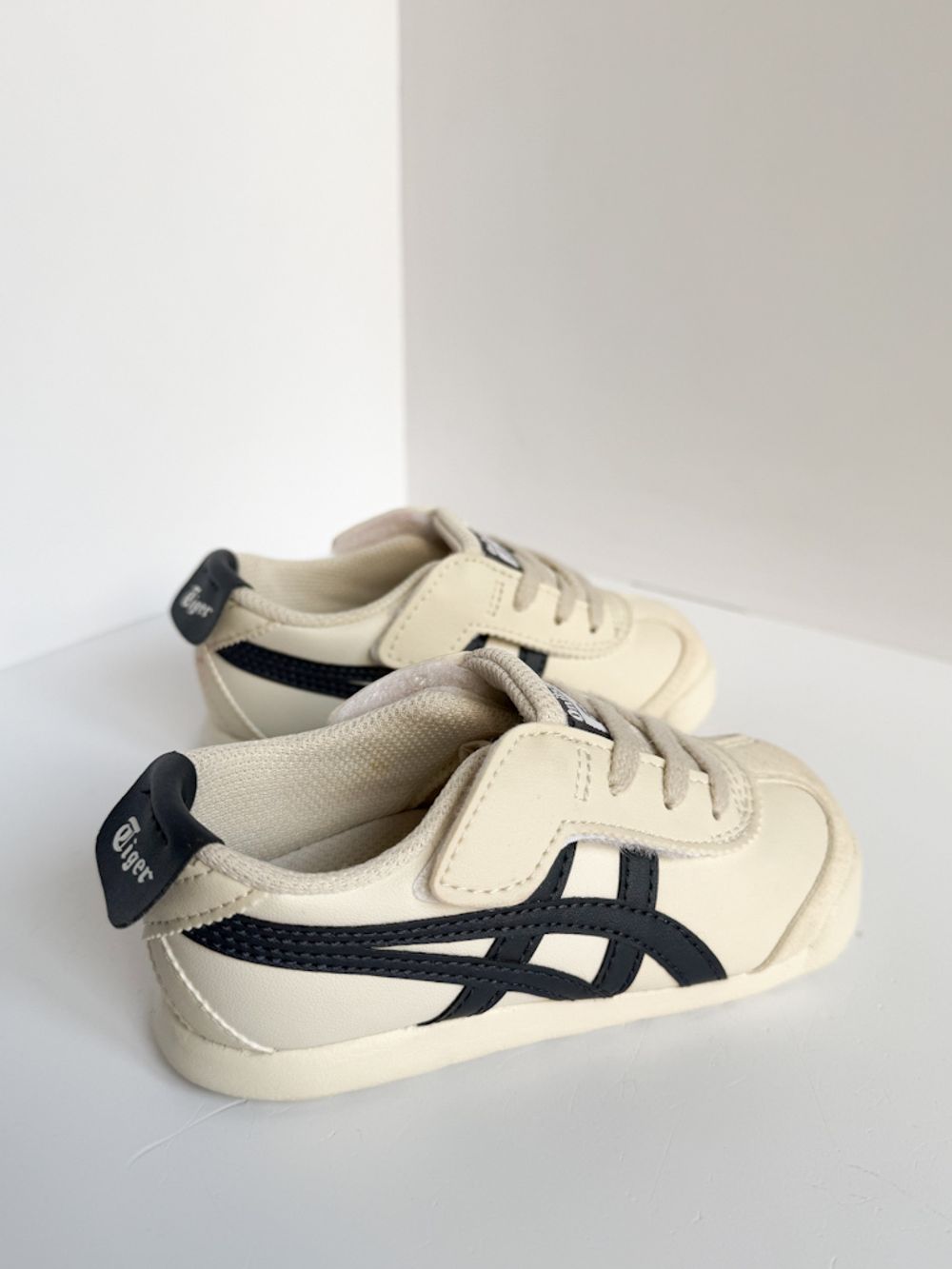 Новые кроссовки Onitsuka Tiger, 23,5