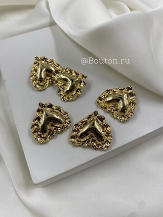 Пуговица золотистая в форме воздушного сердца