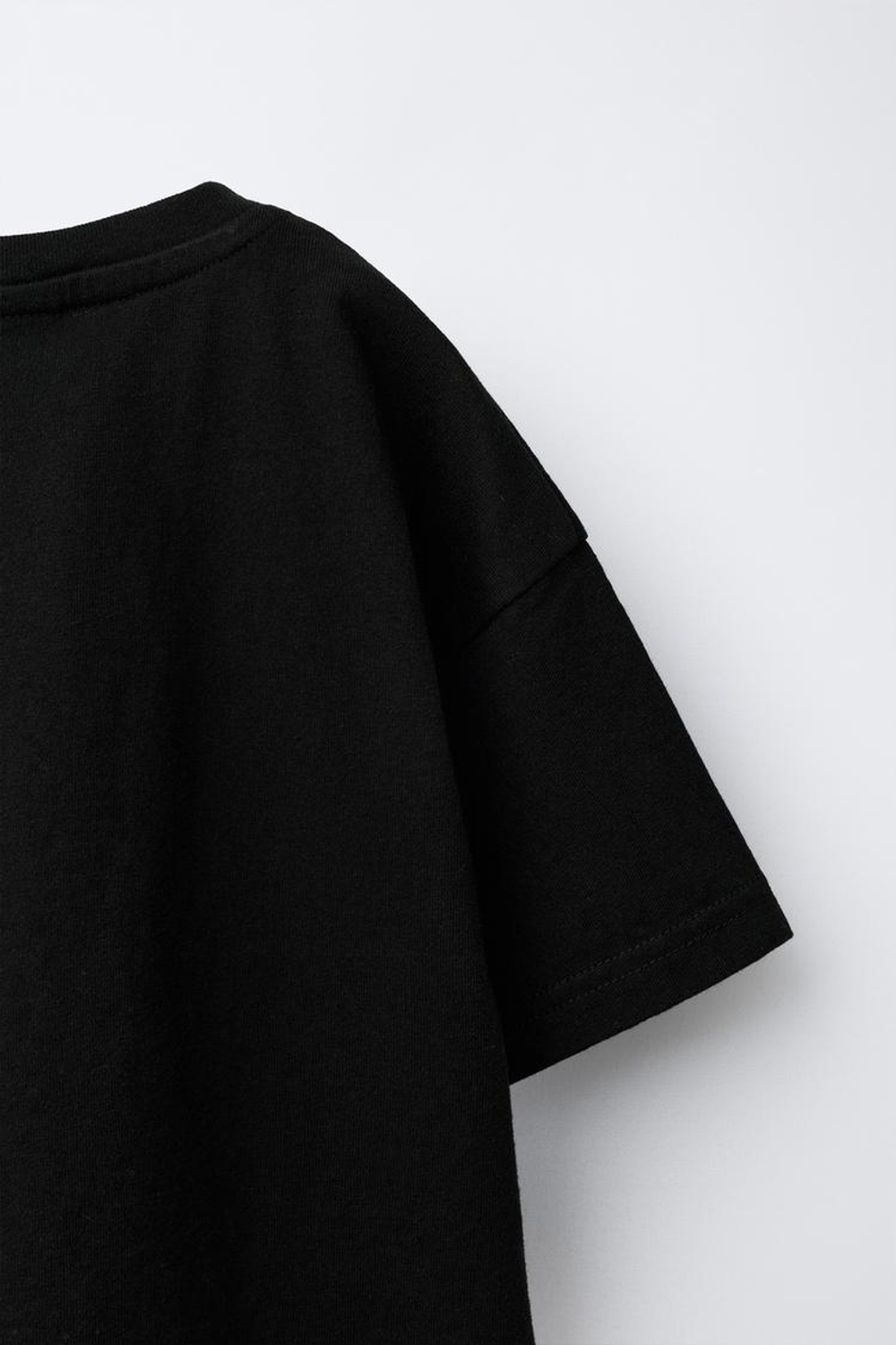 ZARA ФУТБОЛКА С ВЫШИВКОЙ, ЧЕРНЫЙ