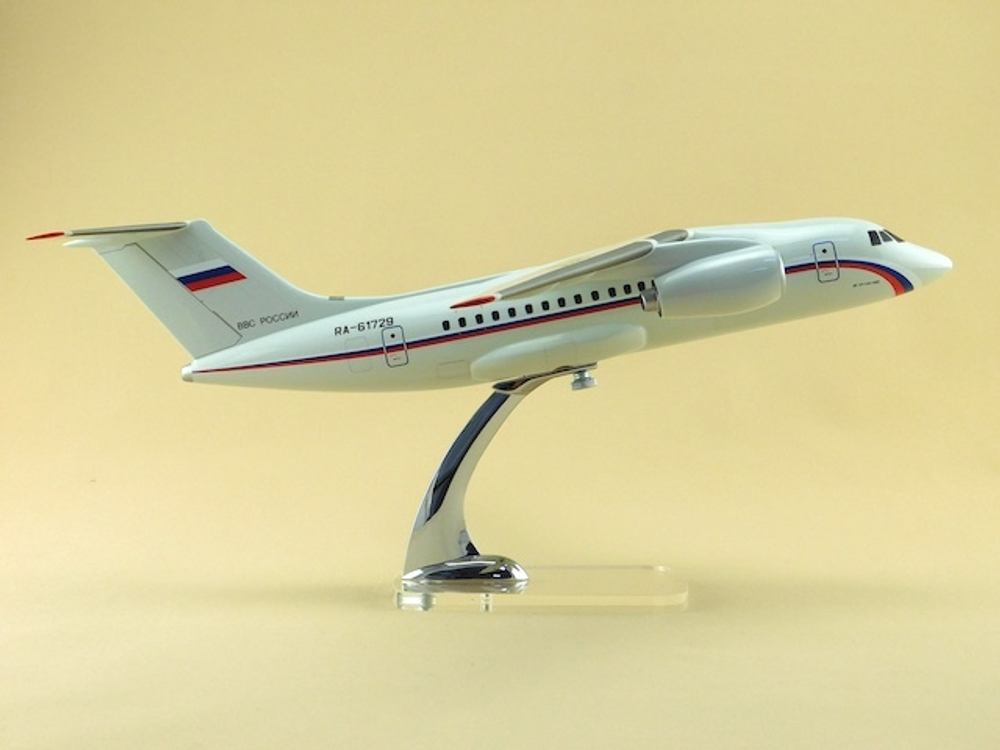 Модель самолета Ан-148-100Е (М1:72, СЛО Россия)