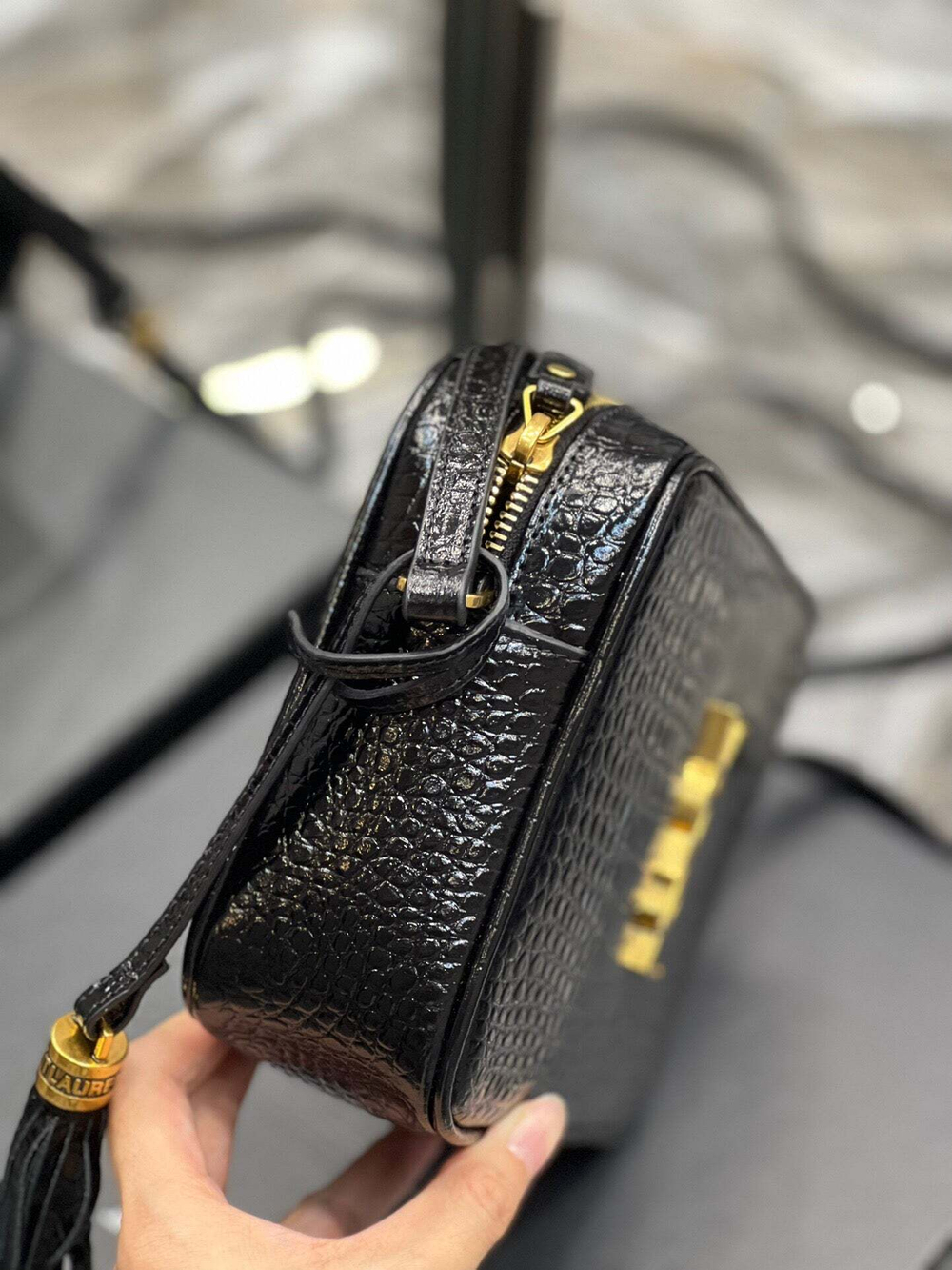 Yves Saint Laurent Lou Camera Bag 23 cm