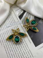 Накладка на пуговицу золотистая бронза "Жук" с зелеными стразами