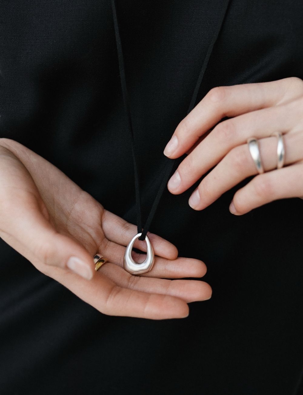 Подвеска Lucky Stone на шнурке