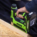 Гвозде-/ Скобозабиватель (степлер) акк. Greenworks G24CS10, 24V, 60 уд/мин, скобы Т53, гвозди Т47,1х2Ач,ЗУ,кор (3400107CUA)