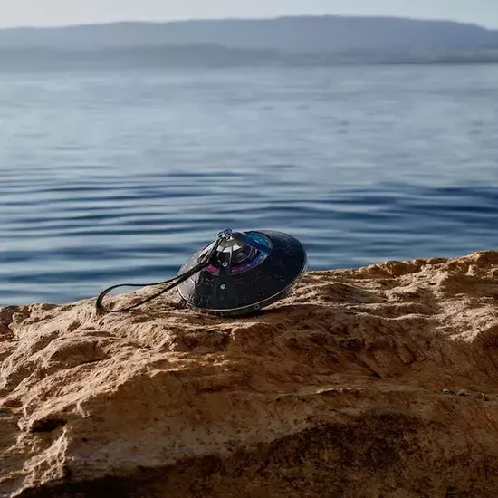 Колонка LOUIS VUITTON Horizon Light Up Speaker