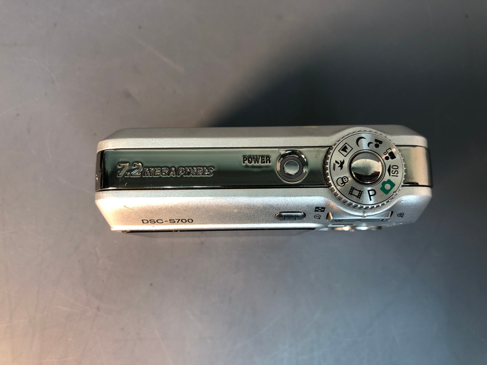 Sony DSC-S700
