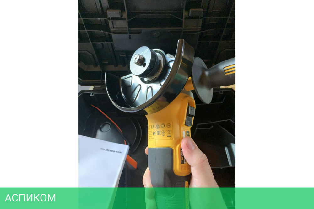Угловая шлифмашина DeWalt DCG405NT