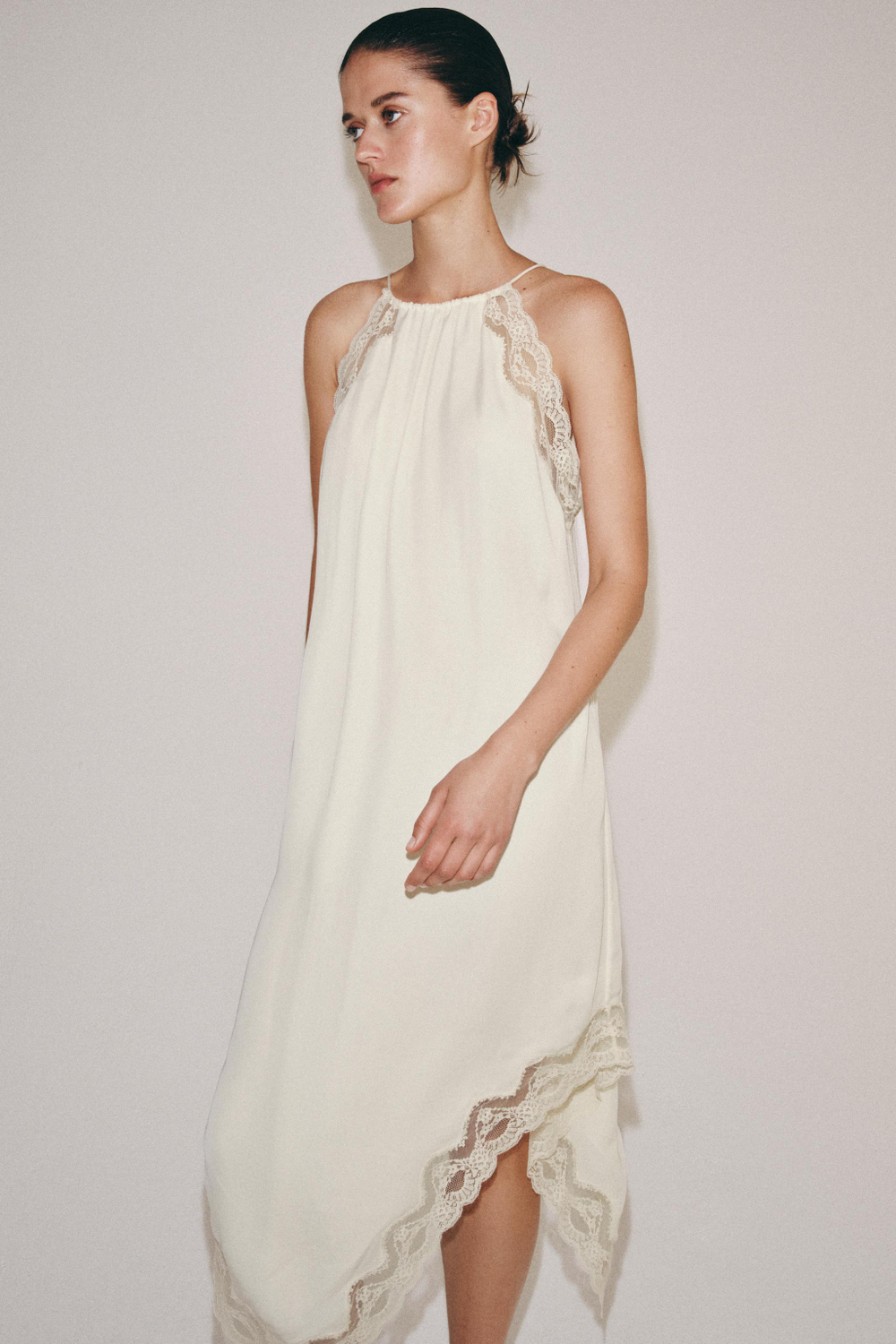 ZARA ПЛАТЬЕ ИЗ КОМБИНИРОВАННОГО КРУЖЕВА — ZW COLLECTION, ЭКРЮ
