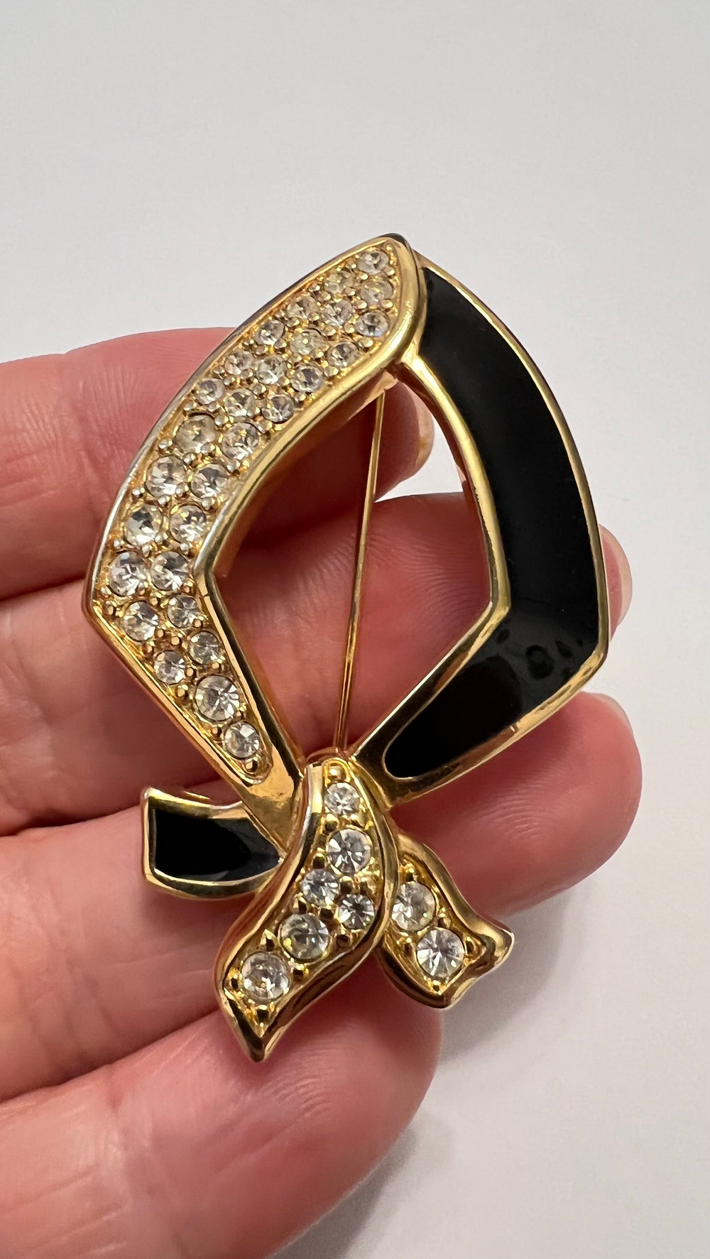 Брошь Swarovski с чёрной эмалью и кристаллами