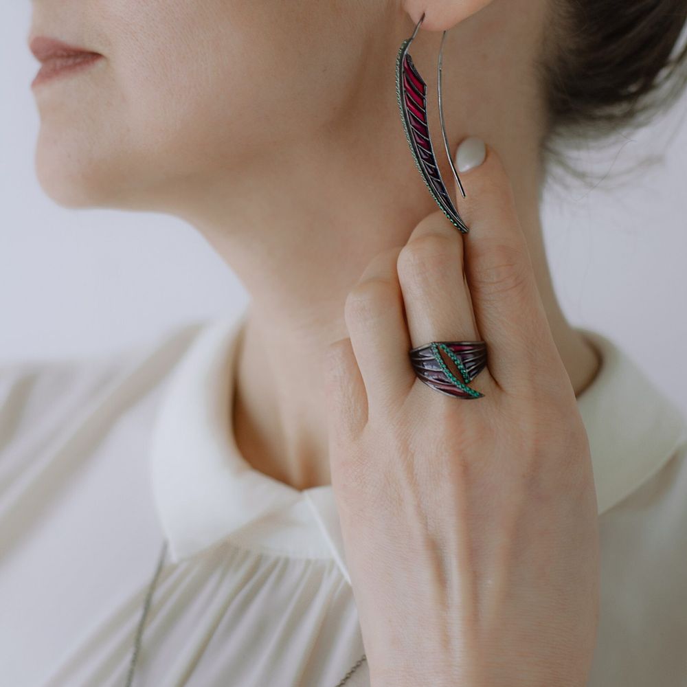 Серьги из серебра 925 с фианитами. Техника витражная эмаль. Замок петля.