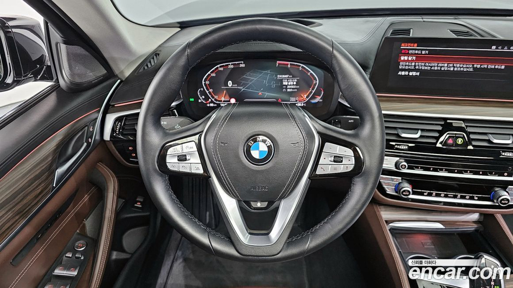 BMW 5 Series (G30) 520i Luxury (09.2020)