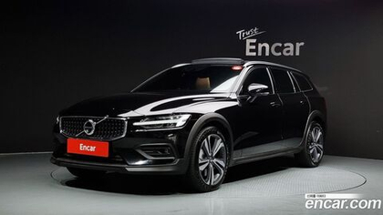 Volvo V60 Cross Country 2 Generation B5 Pro AWD (09.2020)