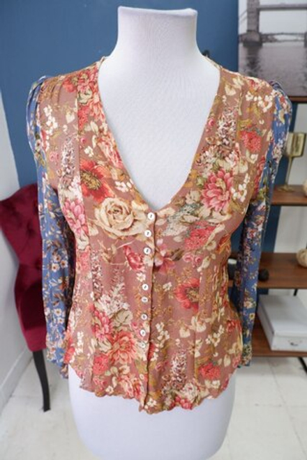 Блузка Zara  с цветами 46 размер