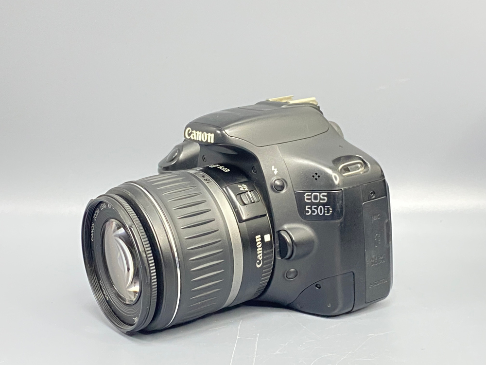 Canon 550D Kit 18-55mm II 30800 кадров