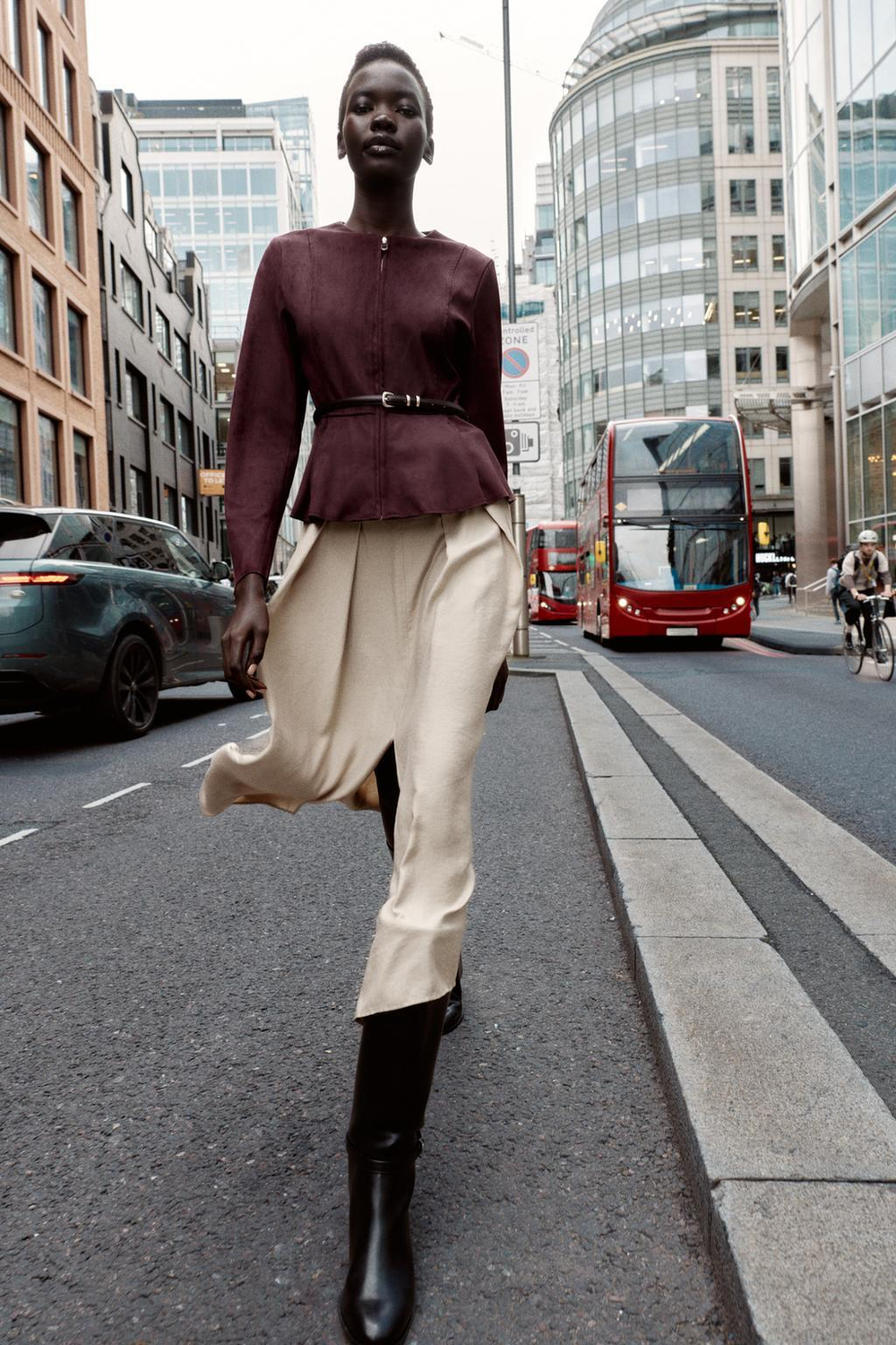 ZARA КУРТКА С БАСКОЙ И ПОЯСОМ, БУРГУНДИ