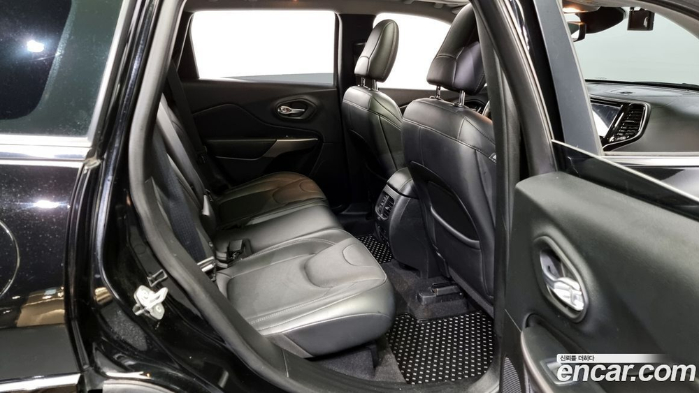 Jeep Cherokee (KL) 2.2 Дизель Overland 4WD (11.2019)