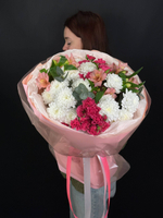 Букет кустовых роз, фльстра и хризантема