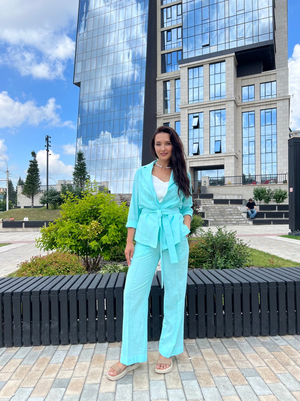 Костюм бирюзового цвета из хлопка