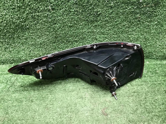 Фонарь правый внешний Mercedes GLS x167 (19-24)