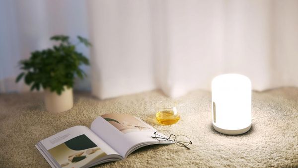 Умная лампа Xiaomi Mijia Bedside Lamp 2 с Apple Homekit