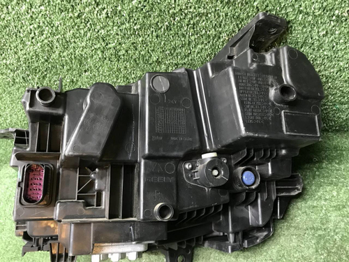 Фара правая Geely Tugella (2019-2024) LED