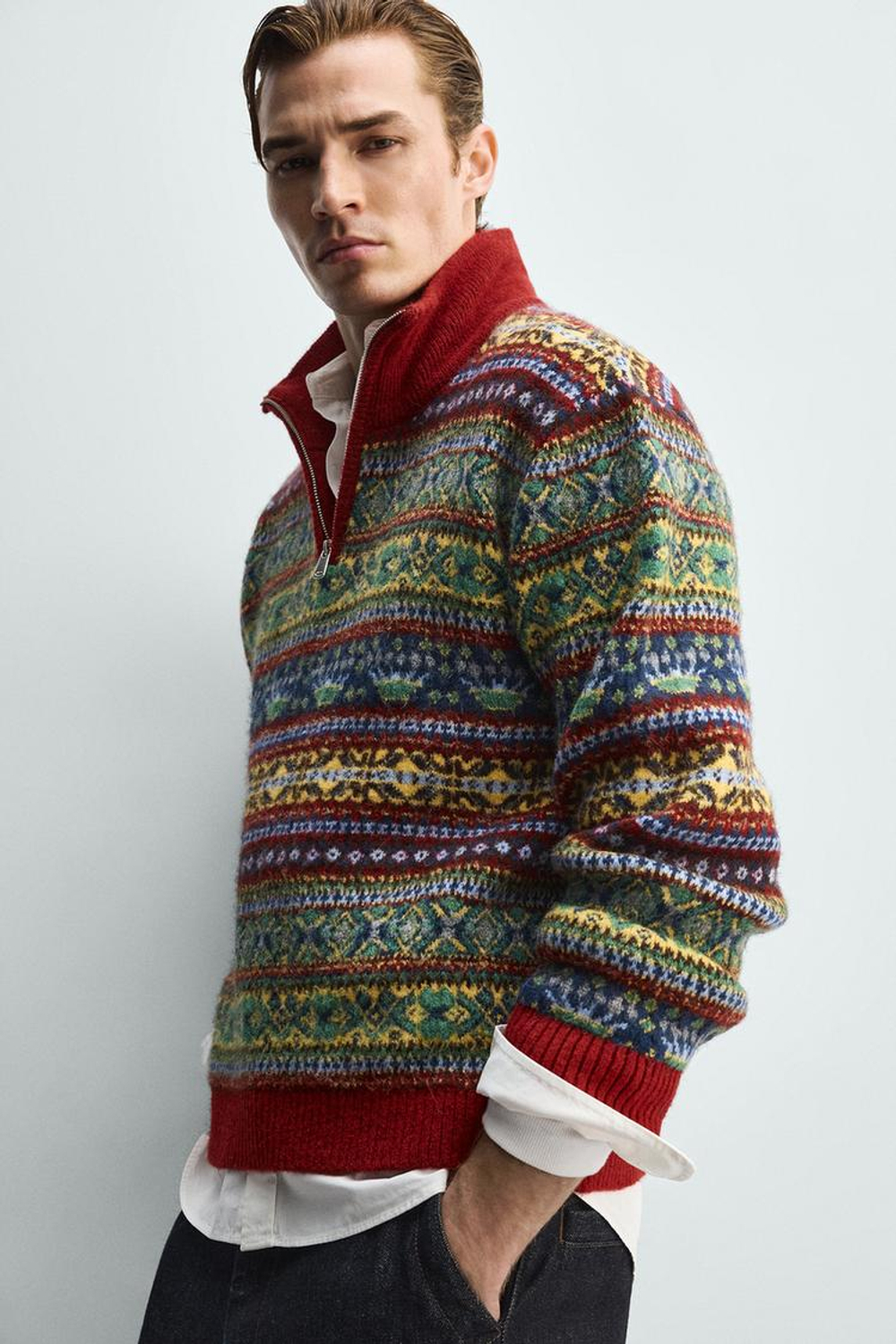 ZARA ЖАККАРДОВЫЙ СВИТЕР С ГЕОМЕТРИЧЕСКИМ УЗОРОМ И ВОРОТНИКОМ НА МОЛНИИ, КРАСНЫЙ