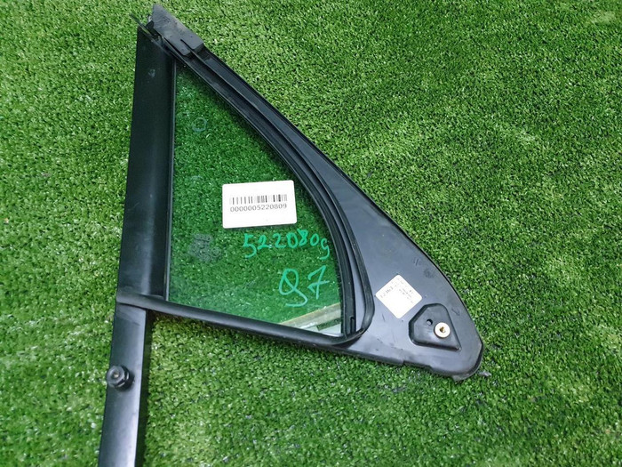 Форточка двери передняя левая Audi Q7 2 (2015-н.в.)