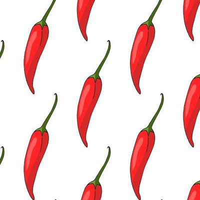 красные острые чили перцы на белом фоне