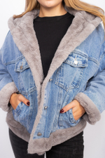 Джинсовая куртка женская с мехом и капюшоном Nadya