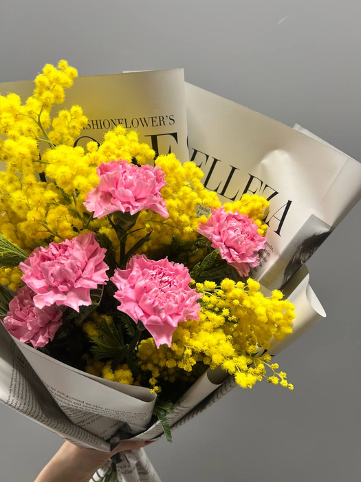 Ароматный букет с мимозой