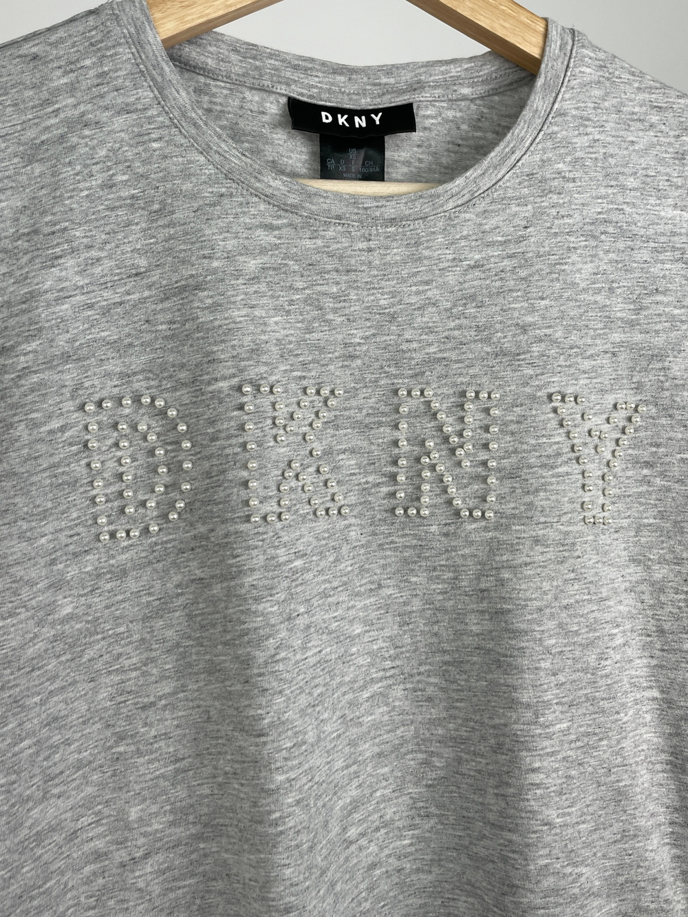 Футболка DKNY