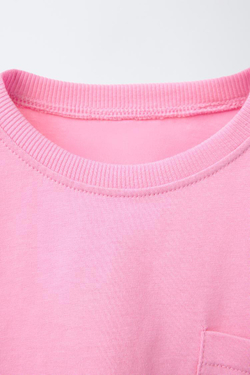 ZARA ФУТБОЛКА С КАРМАНОМ С ВЫШИВКОЙ, РОЗОВЫЙ