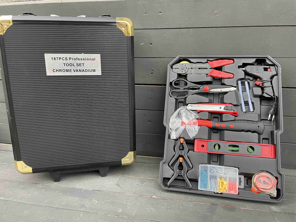 Набор инструментов для авто, 187 предметов (в чемодане на колесах)