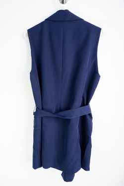 Жилетка Oodji с поясом, маркировка 38, визуально на 44 размер