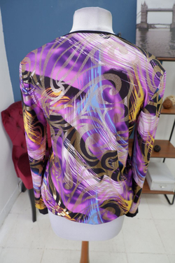 Блузка с ярким рисунком 48 размер