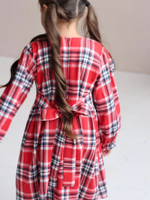 Платье красное в клетку с длинным рукавом
