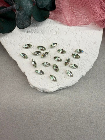 Наветт Navette 8*4 мм, Chrysolite