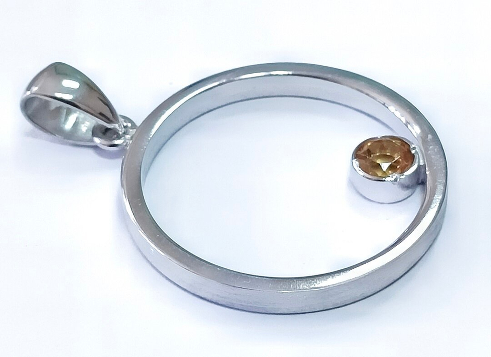 Ювелирная подвеска из серебра,вставка цитрин