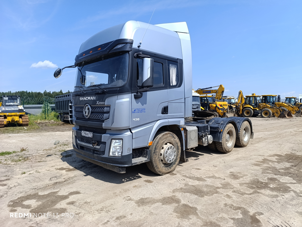 Shacman (Shaanxi) SX* 6x4 Седельный тягач SX42584V324 (Дизельный, 11,6 л, 423 л.с., МТ)