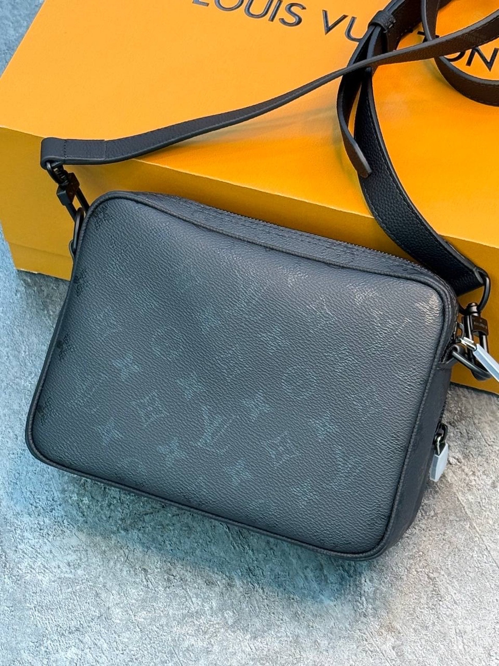 Сумка через плечо Louis Vuitton Nil G72