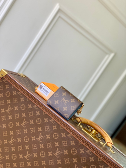 Louis Vuitton Charms Pocket Wallet