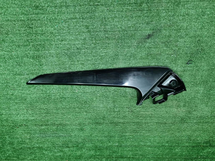 Спойлер крышки багажника левый Lexus RX 4 (15-22)