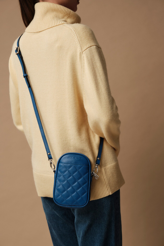 Сумка кожаная на плечо кросс-боди синяя