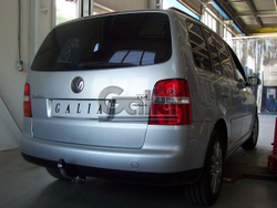 Фаркоп оцинкованный Galia V065A для Volkswagen Touran 2002-2015(паспорт и сертификат в комплекте)(без электрики)