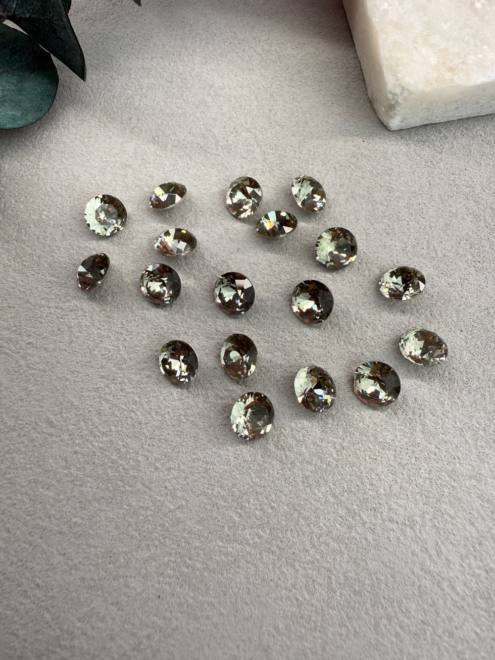 Шатон Chatone 8 мм (ss39), Black diamond