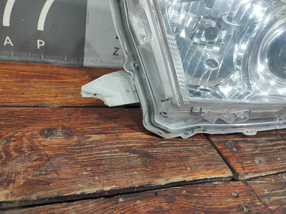 Фара левая (с дефектами) Toyota Highlander 2 (U40) 10-13 Б/У Оригинал 811500E130
