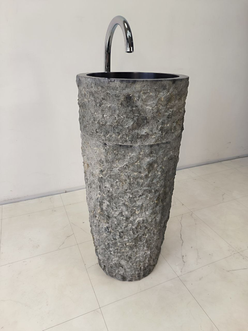 Раковина напольная из андезита Pedestal Black Marmo MN-65921 40х40х90 из натурального камня
