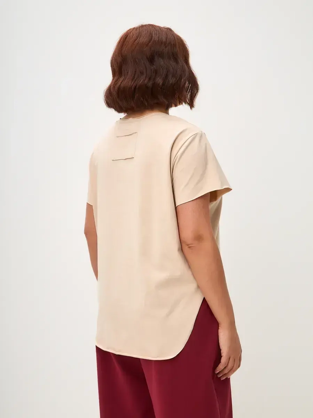 Футболка дизайнерская оверсайз фигурным низом бежевый